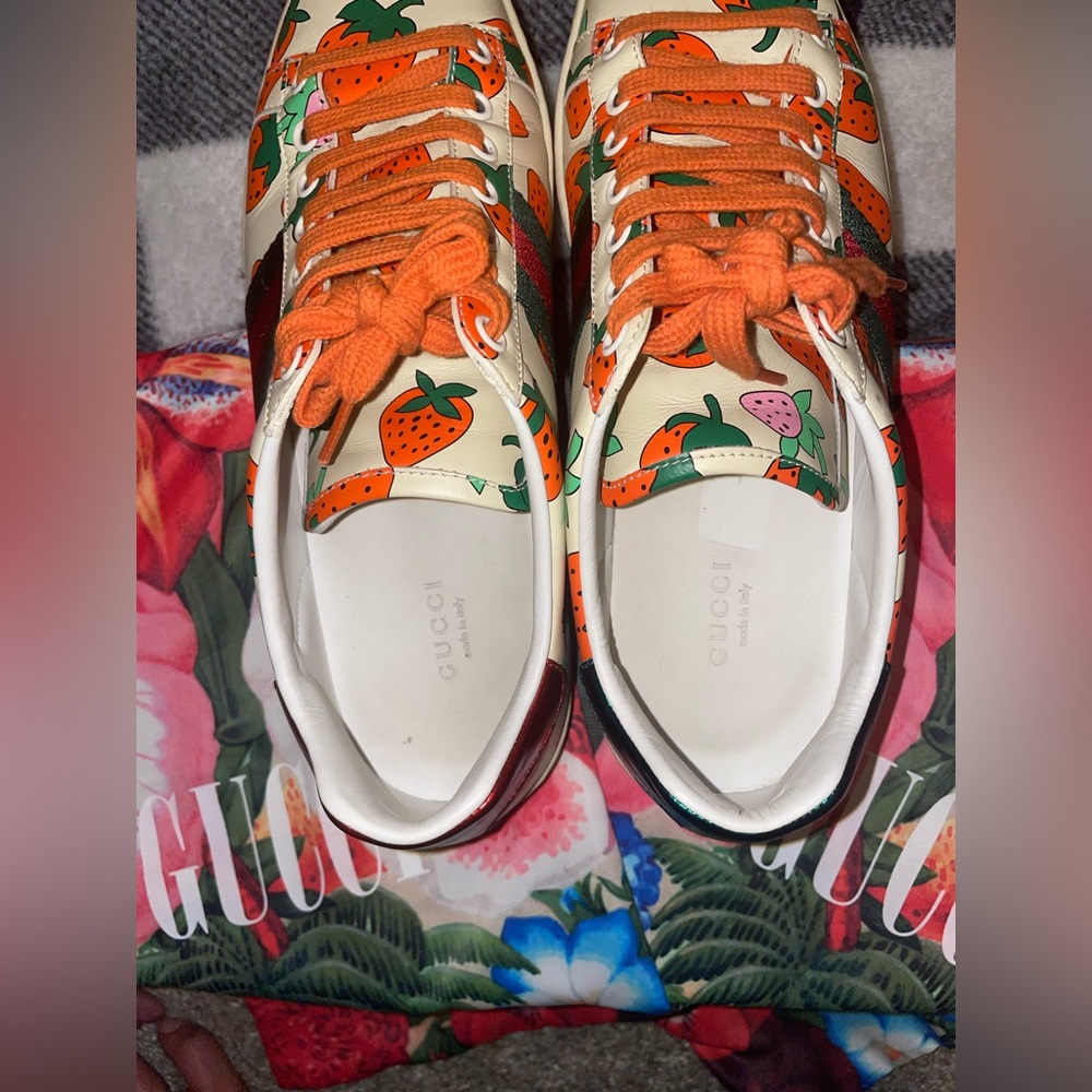 Gucci Cream and Orange Strawberry Sneakers - Picture 6 of 6